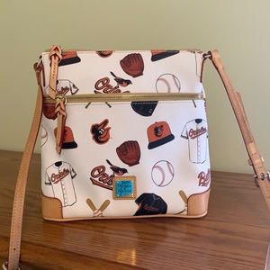 Baltimore Orioles Dooney & Bourke League Double Zip Crossbody Purse